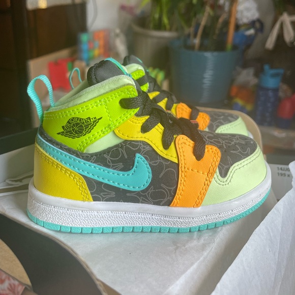 Air Jordan 1 Mid SE TD ‘Clover’ Black/Aurora Green Baby Toddler Sneakers Size 5C - Picture 2 of 8
